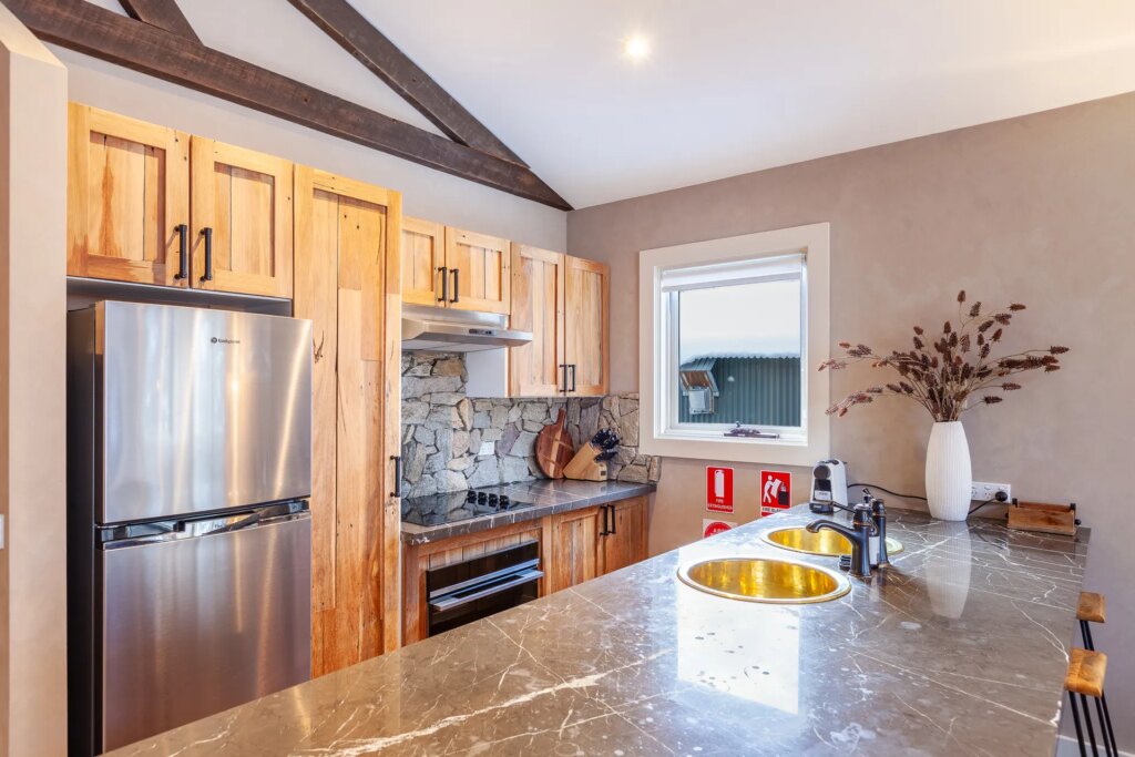 Lodge Chalet (Sleeps 4)