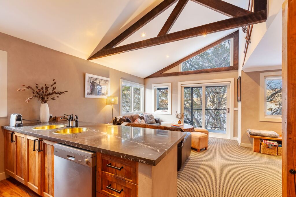 Lodge Chalet (Sleeps 4)