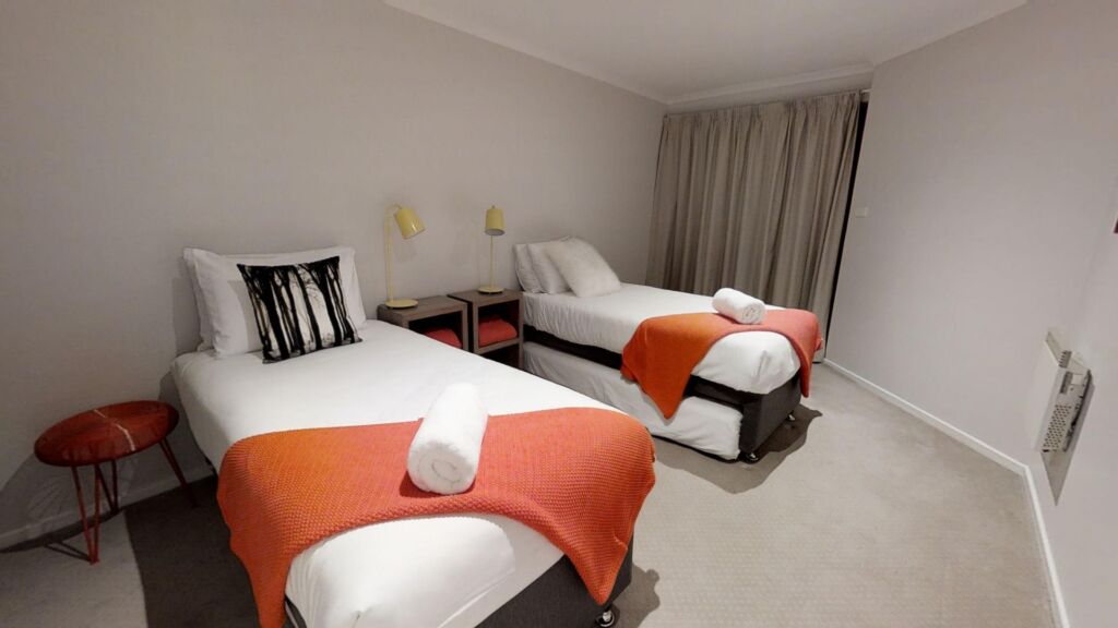 Lodge Apartment 24 (Sleeps 6)