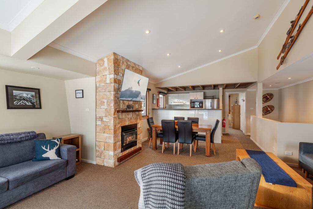 Lodge Chalet 15 (Sleeps 6)