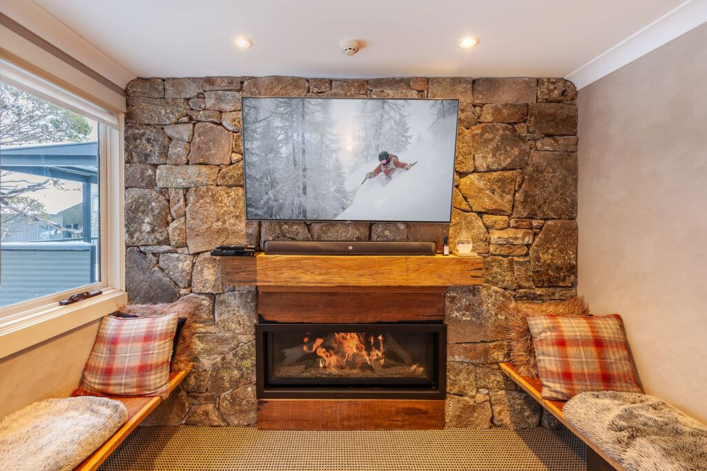 Lodge Chalet (Sleeps 4)