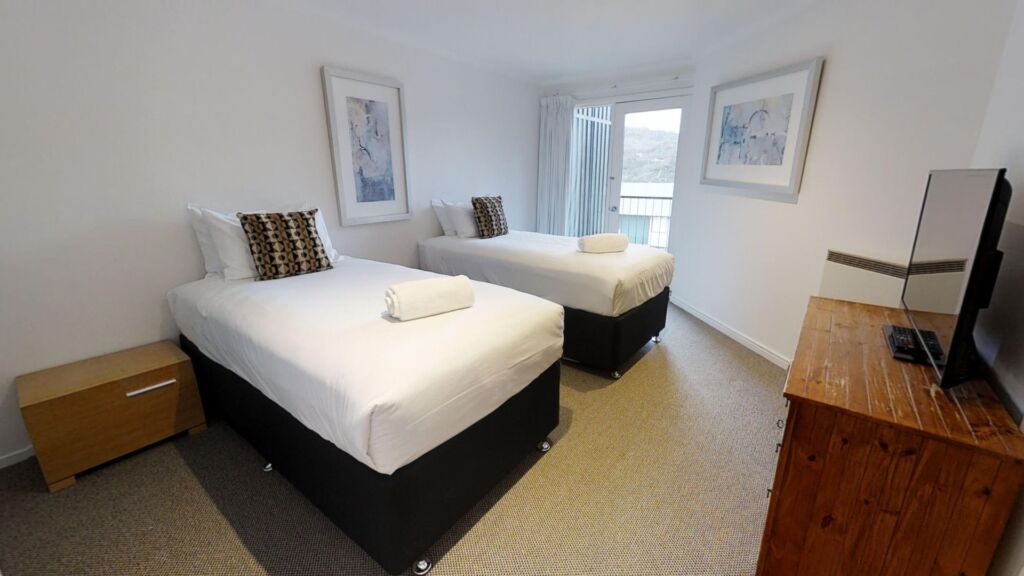 Lodge Apartment 20 (Sleeps 6)