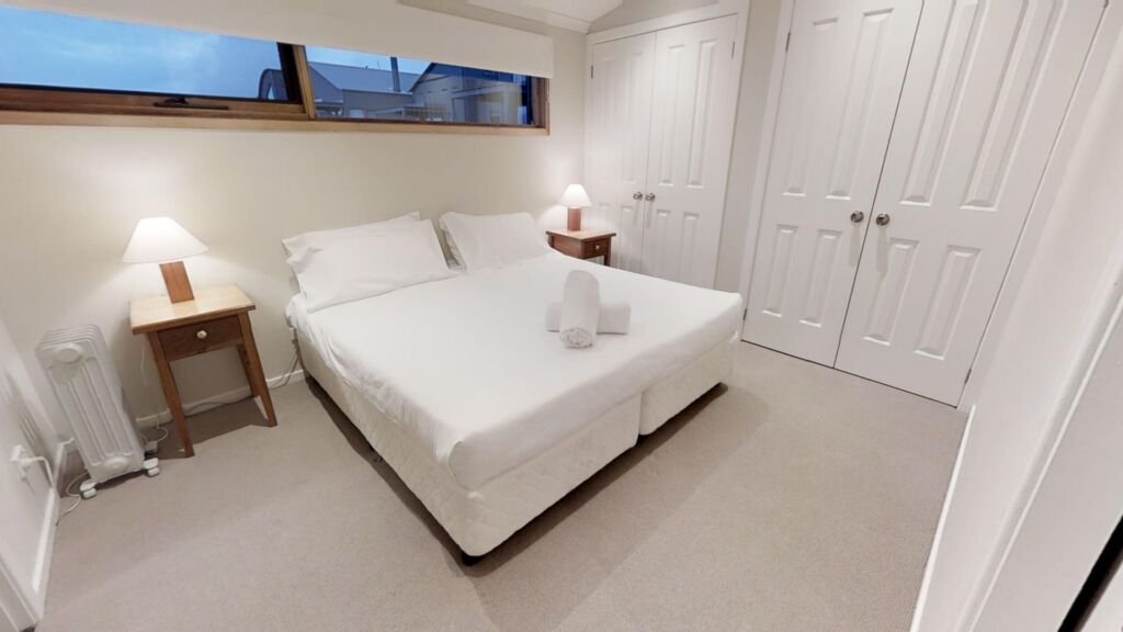 Lodge Apartment 22 (Sleeps 6)