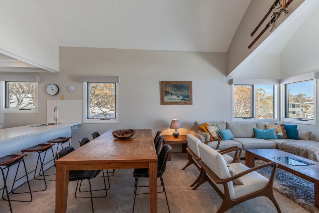 Lodge Chalet (Sleeps 6)