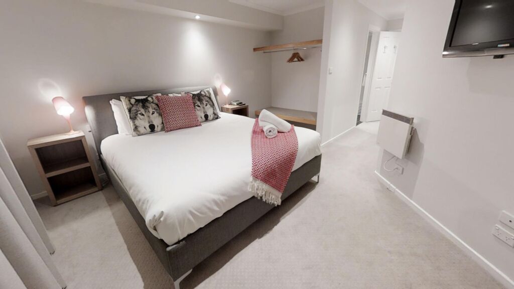 Lodge Apartment 24 (Sleeps 6)
