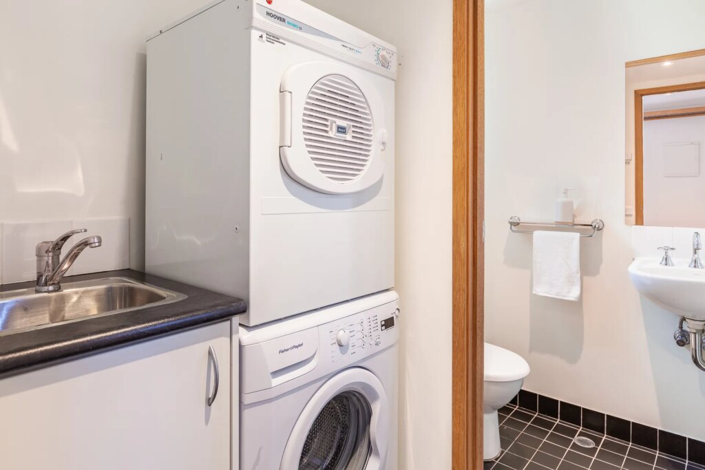 Studio Loft (Sleeps 2)