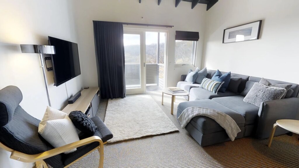 Studio Loft (Sleeps 2)