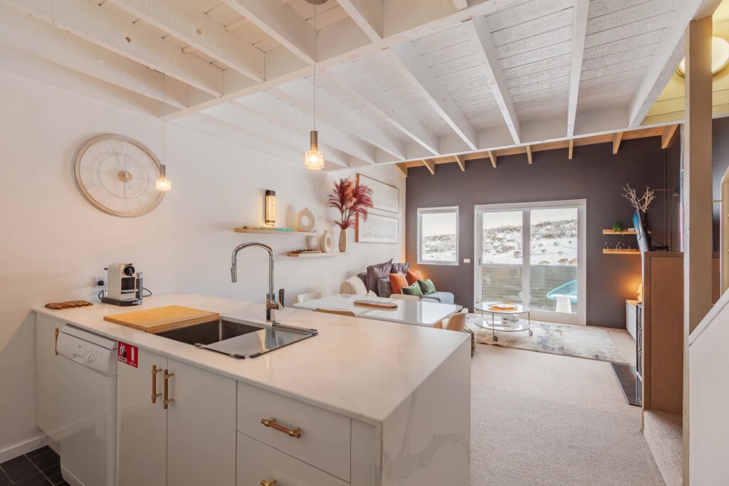 Studio Loft (Sleeps 2)